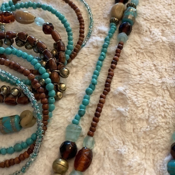 Turquoise and wood bangled bracelet with charms and matching necklace - Picture 6 of 8